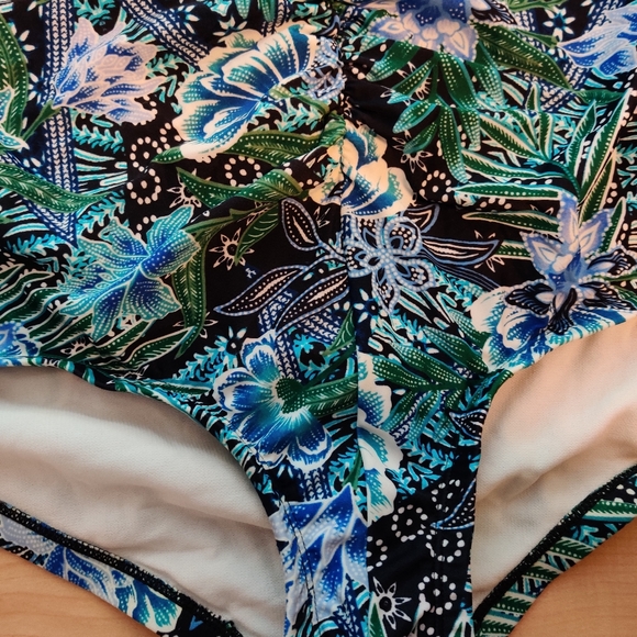 Maxine swimsuit one piece size 16 - Picture 2 of 14